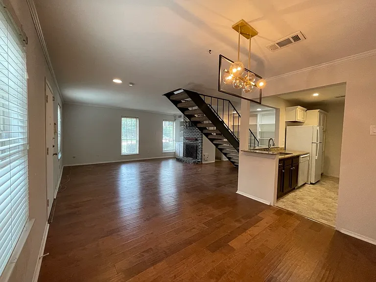 5534 Beverlyhill St — Photo 6