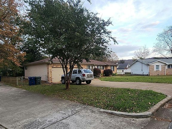 3rd image of 9909 Willow Cove Rd SE