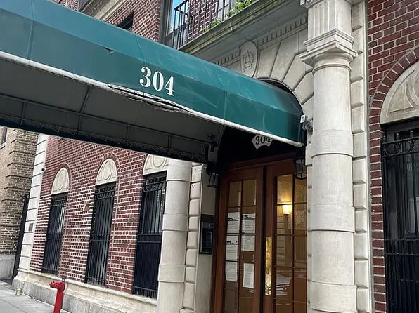304 W 89th St #5D, New York, NY 10024