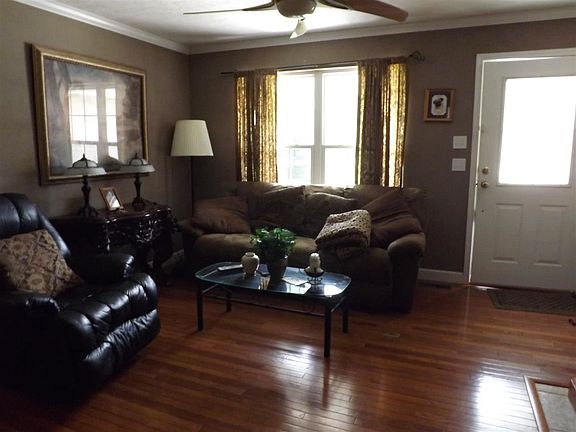 3rd image of 1126 Mountain View Dr