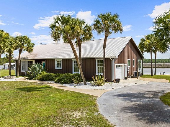 4th image of 301 Chapel Ln