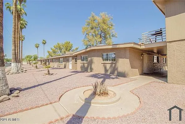 2 bed, 1000 sqft, $1,550 — Photo 2