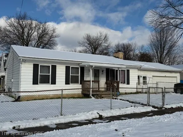 2901 Henry St, Flint, MI 48506