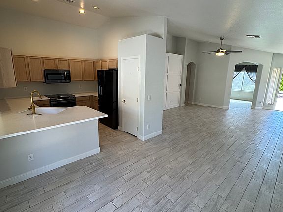 5th image of 21469 N 79th Dr