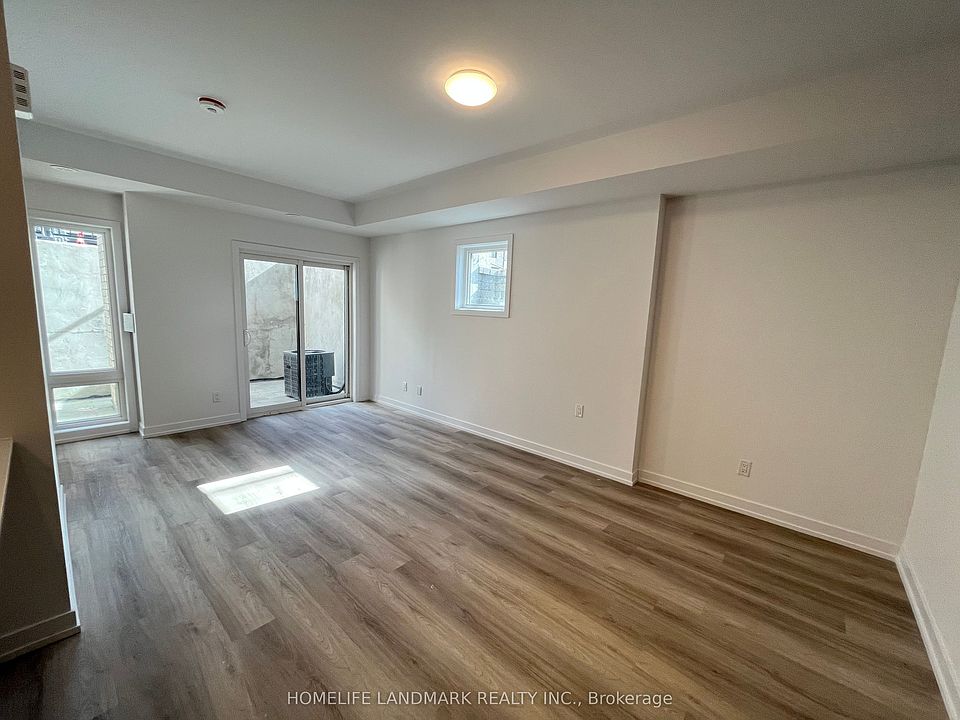 1st image of 5 Bancroft Ln #316