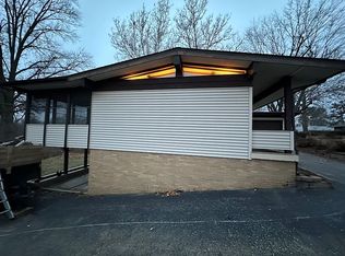340 N Sycamore Ter, Canton, IL 61520