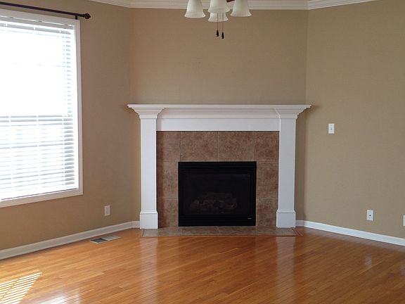 4th image of 1216 Dreamview Ln
