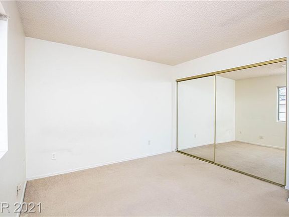 3rd image of 2132 Willowbury Dr Unit B