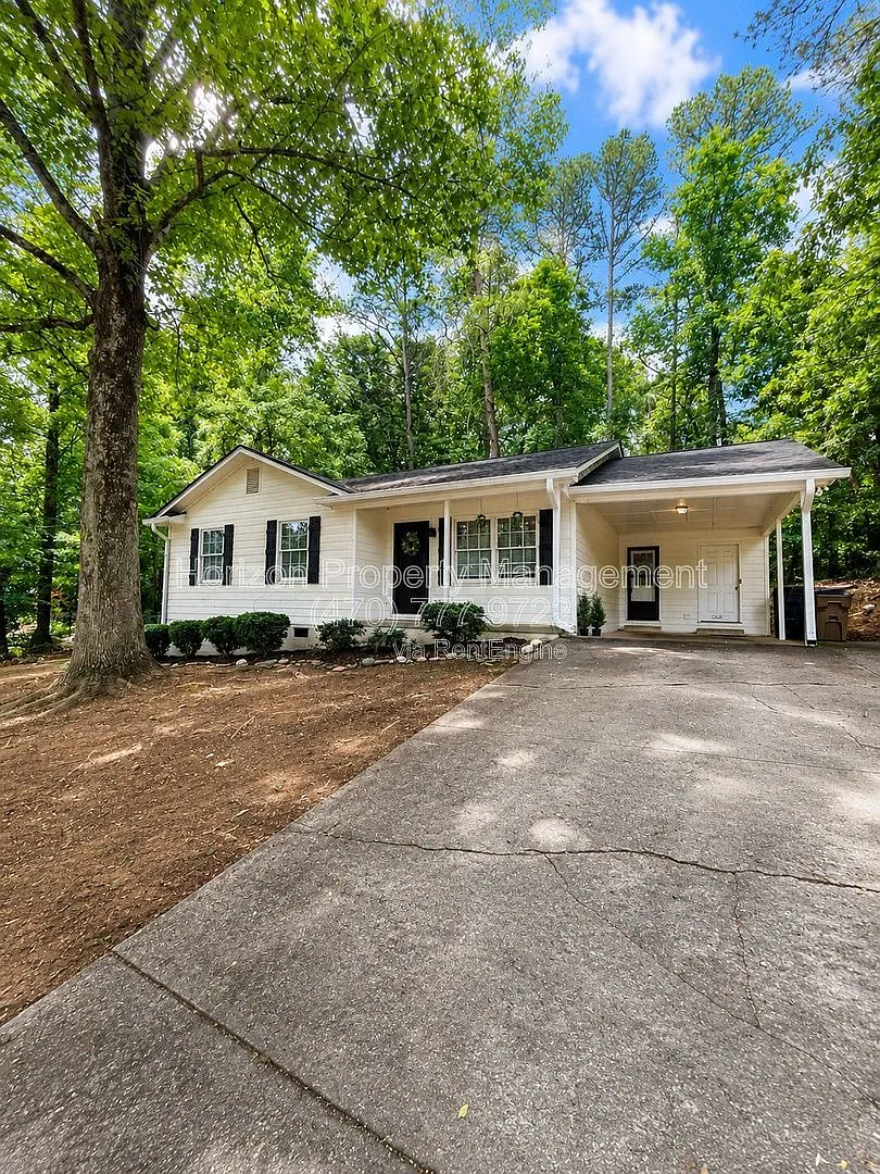 3 bed, 1.0 bath, 1072 sqft, $1,799 — Photo 1