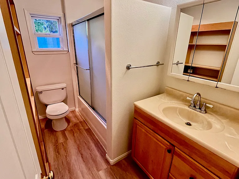 335 N Alvarado St — Photo 8