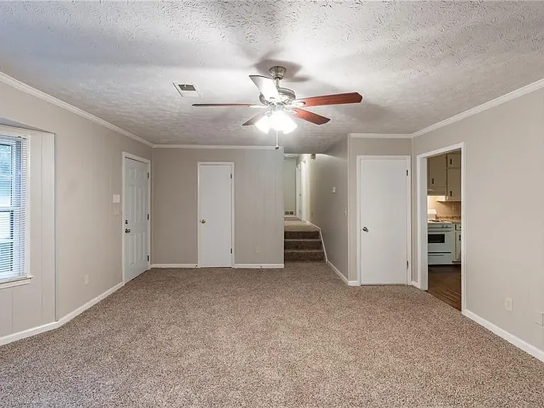 2047 Cliffton Ter — Photo 14