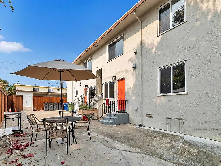 745 Liberty St — Photo 22
