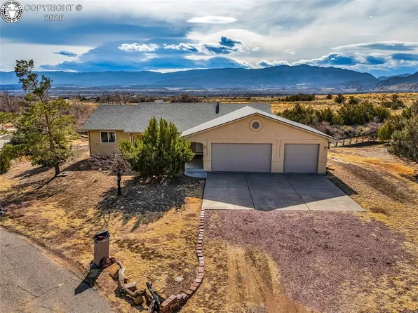 1041 Rockafellow Ct, Canon City, CO 81212