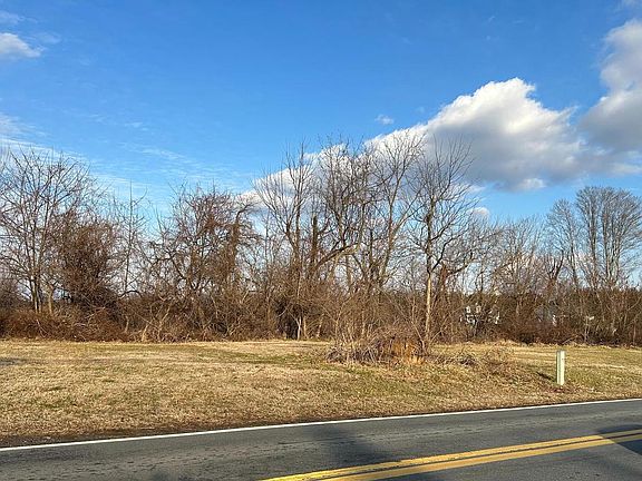 2nd image of 895 Marl Pit Rd