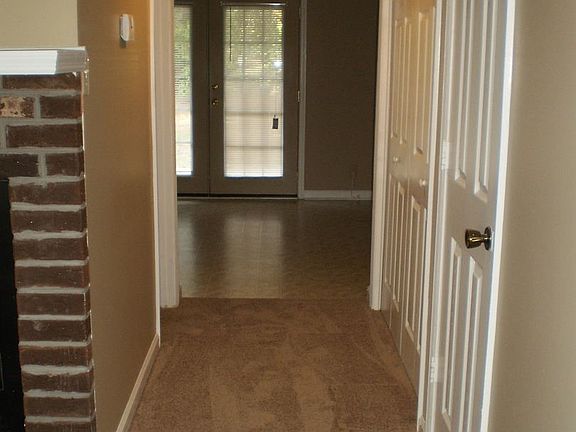 5th image of 9005 Countryside Ln APT B