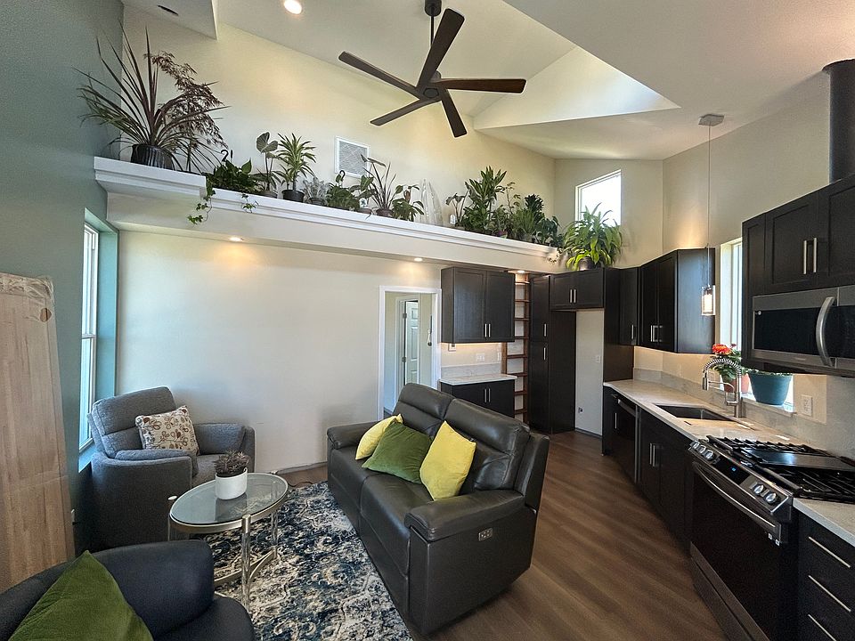 living room / Kitchen