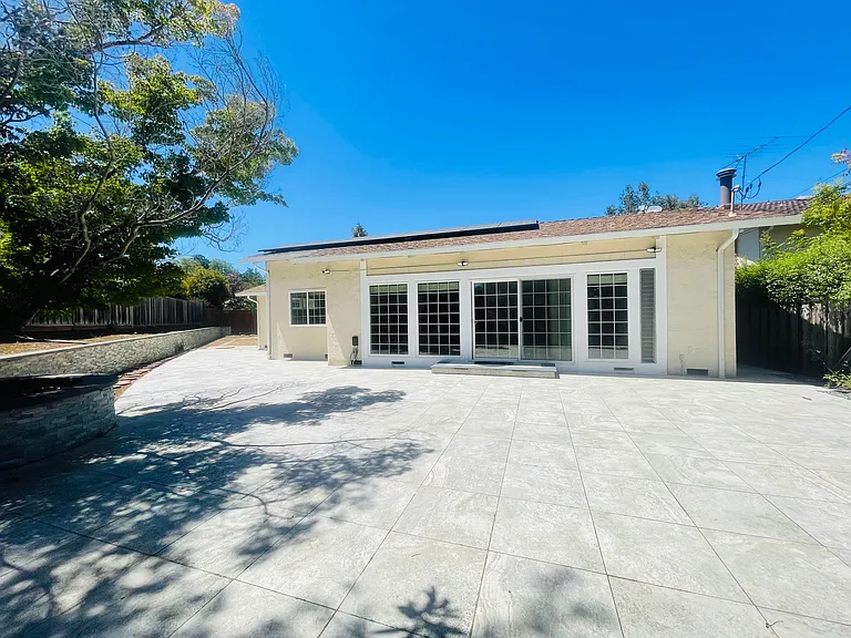 1150 Stafford Dr — Photo 47