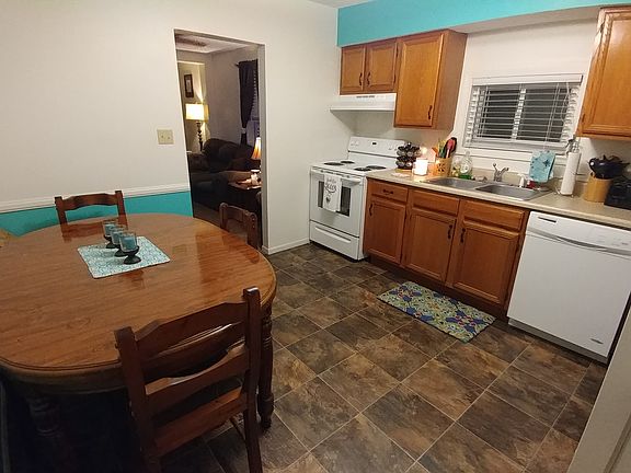 3rd image of 4428 Garden Ave