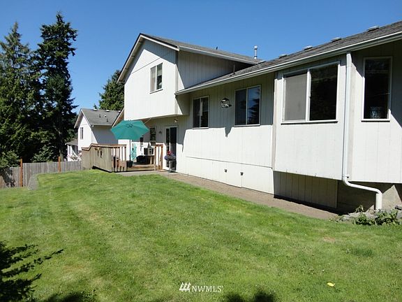 5th image of 503 21st Avenue Ct E