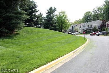 Entrance to Longmeade Condominium