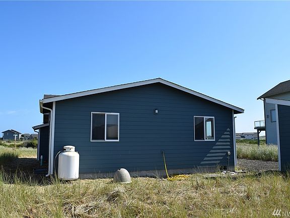 5th image of 484 S Spinnaker St SW