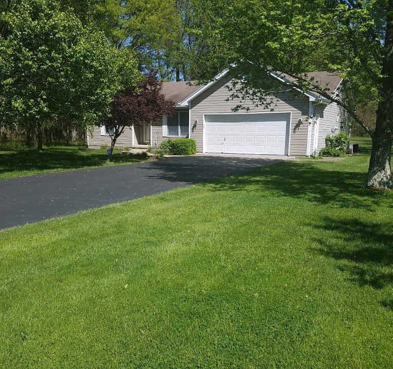 1st image of 205 Crescent Dr