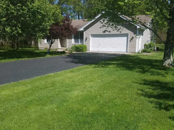 205 Crescent Dr, Mount Orab, OH 45154