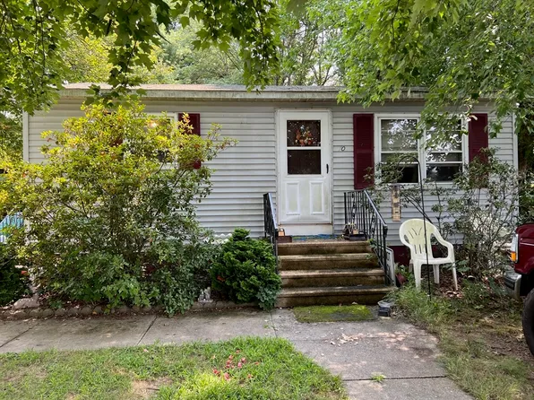 70 Jennison St, Southbridge, MA 01550