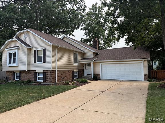 3rd image of 746 Galway Dr