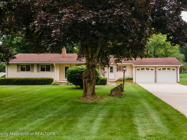 11476 W River Dr, Dewitt, MI 48820