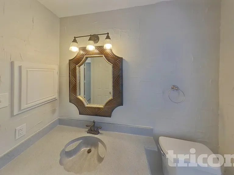 8021 Ashridge Rd — Photo 13