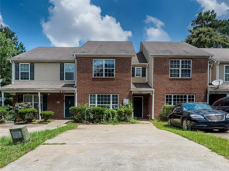 935 Hickory Bend Rd — Photo 1