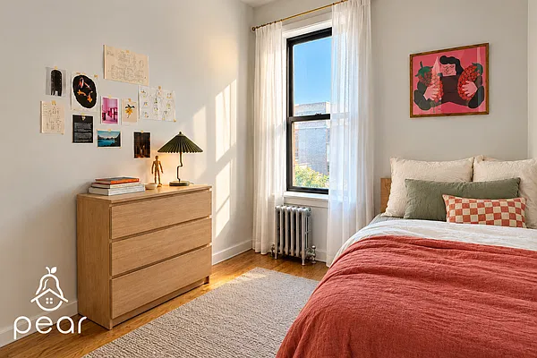 Bedroom, photo 2
