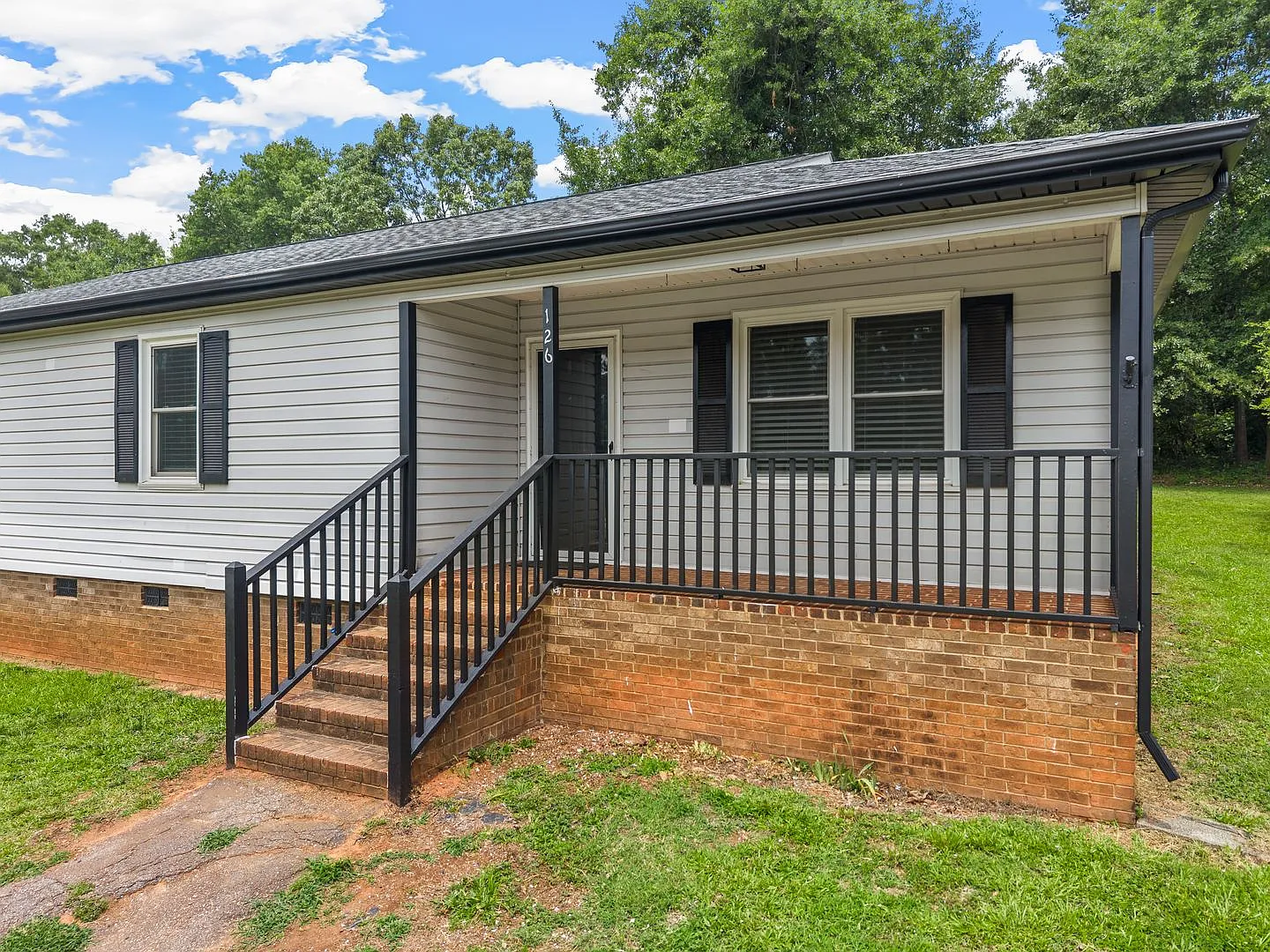 Renovated 2 BR 2 BA Home - $500 OFF first month rent — Photo 2