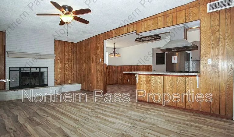 9304 Lait Dr — Photo 4