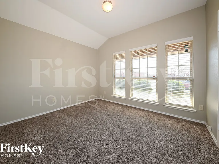202 Patriot Pkwy — Photo 12