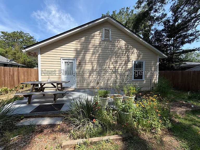 3886 Walsh St — Photo 48