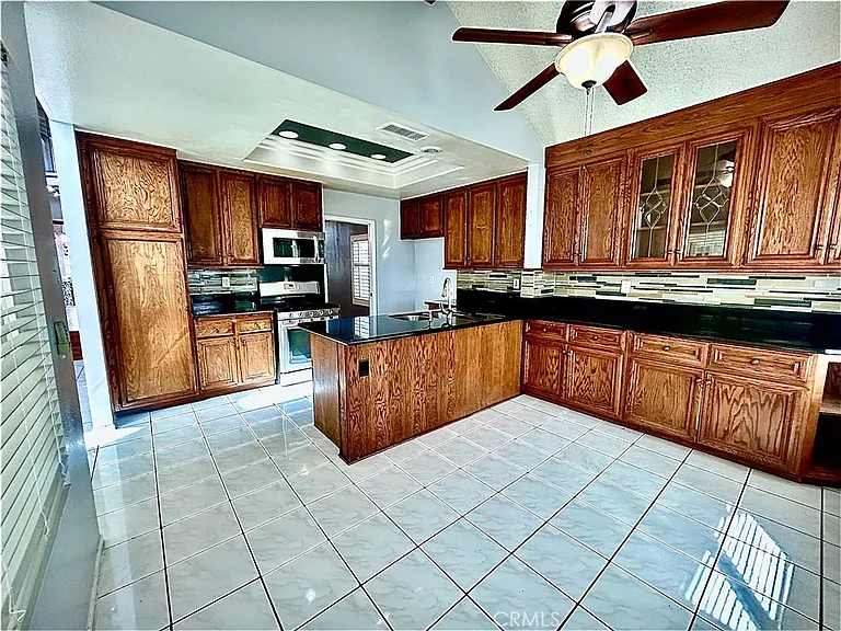 10 Bluff Point Cir — Photo 19