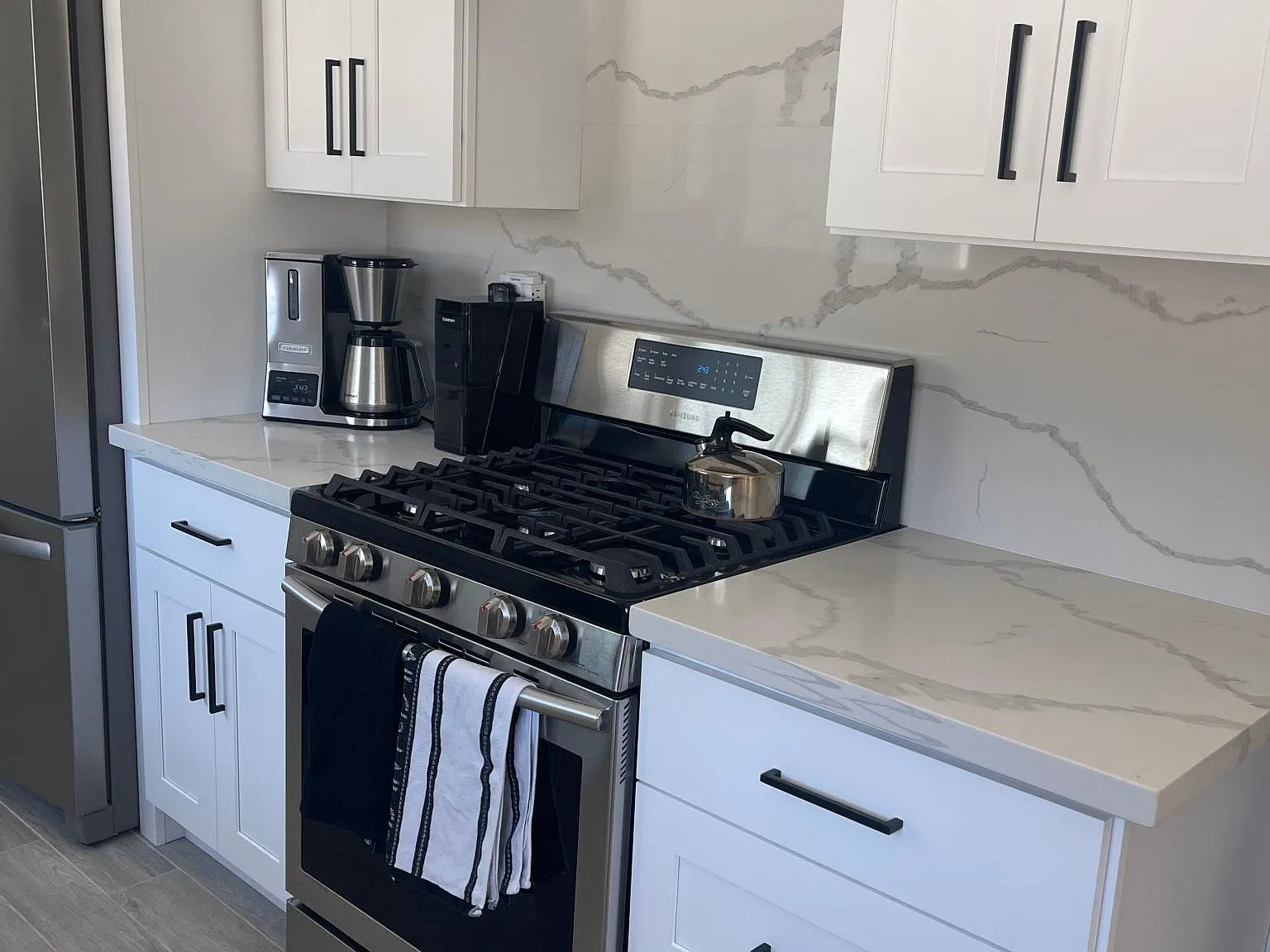 2217 Marshallfield Ln — Photo 3