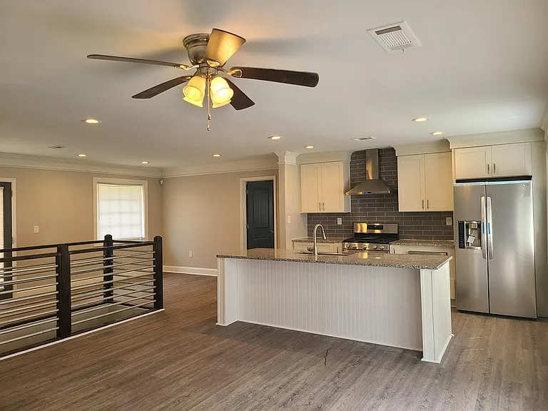 Kitchen / dining knook