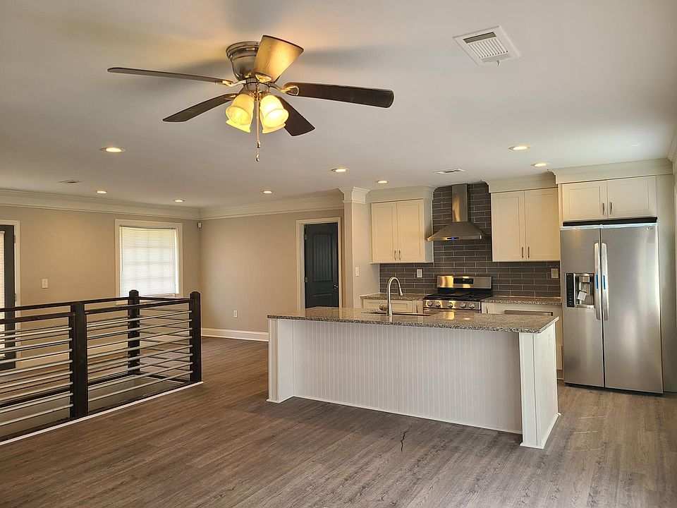 Kitchen / dining knook