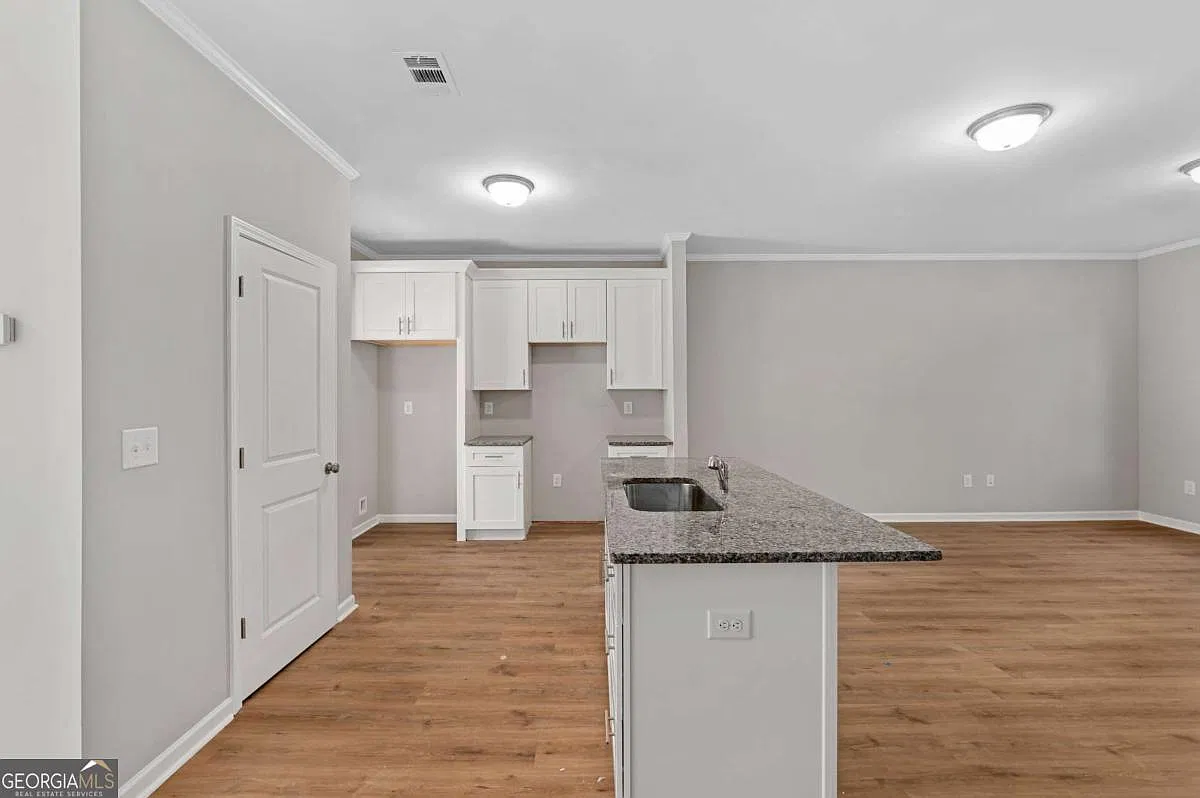 3 bed, 2.5 bath, 1492 sqft, $1,995 — Photo 4