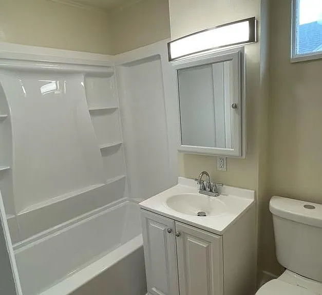 822 E Sycamore St — Photo 14