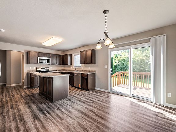 4th image of 303 SW 50th St