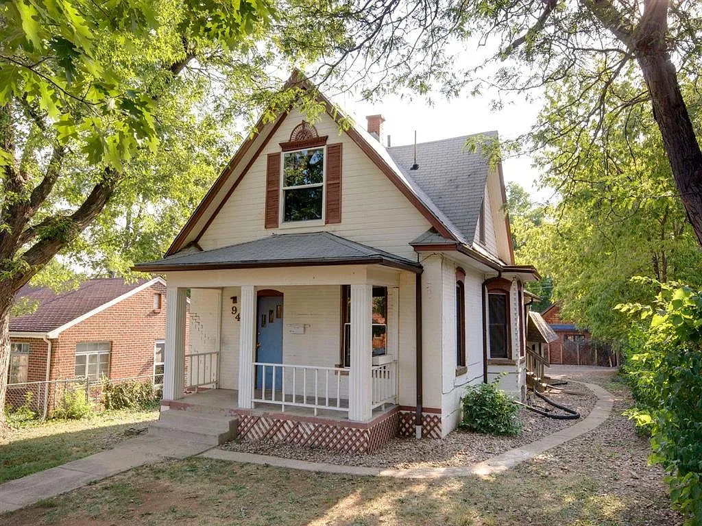 940 10th Street — Photo 1