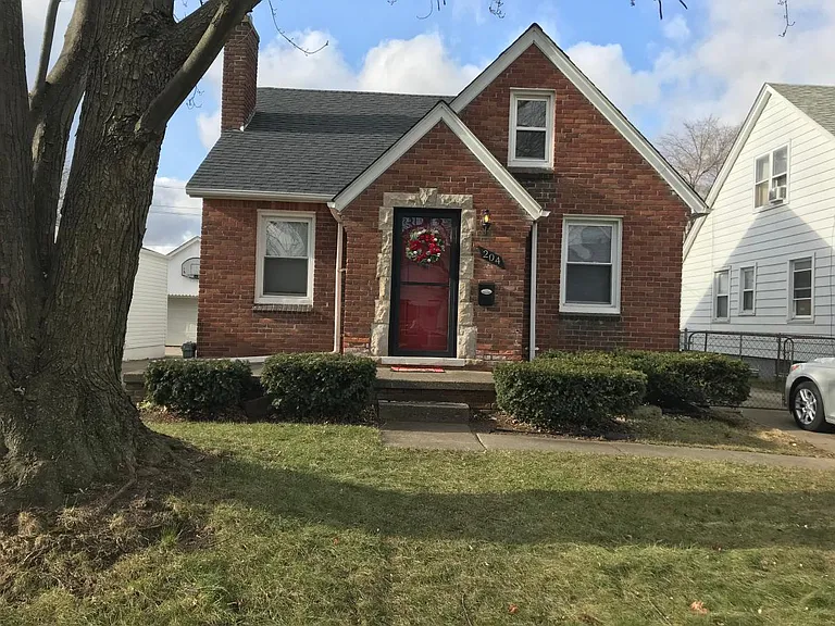204 S Dorchester Ave — Photo 2