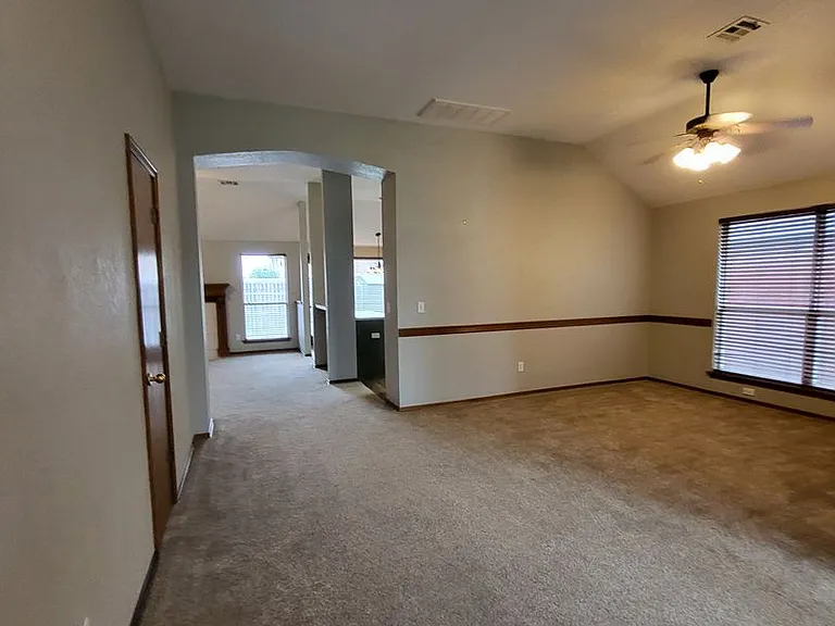 3517 Glisten St — Photo 5