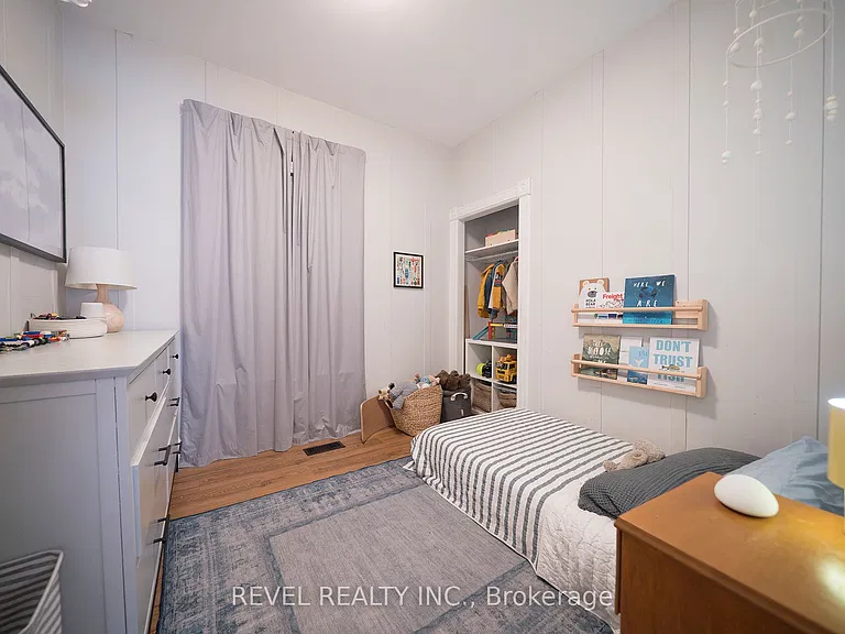 22 Lawrence St — Photo 12