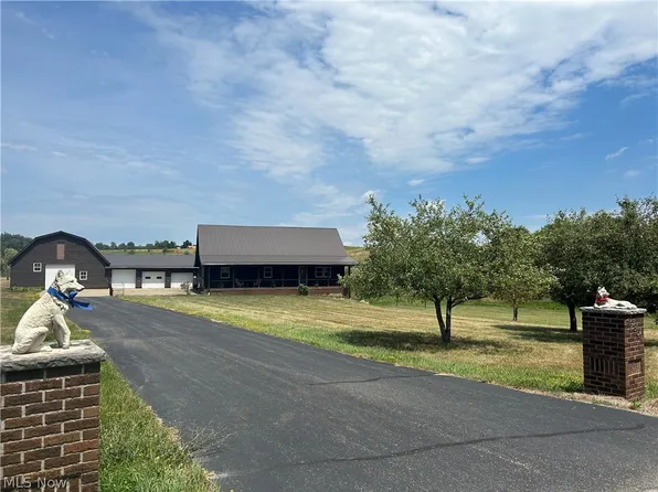 49851 White Feather Ln, Saint Clairsville, OH 43950
