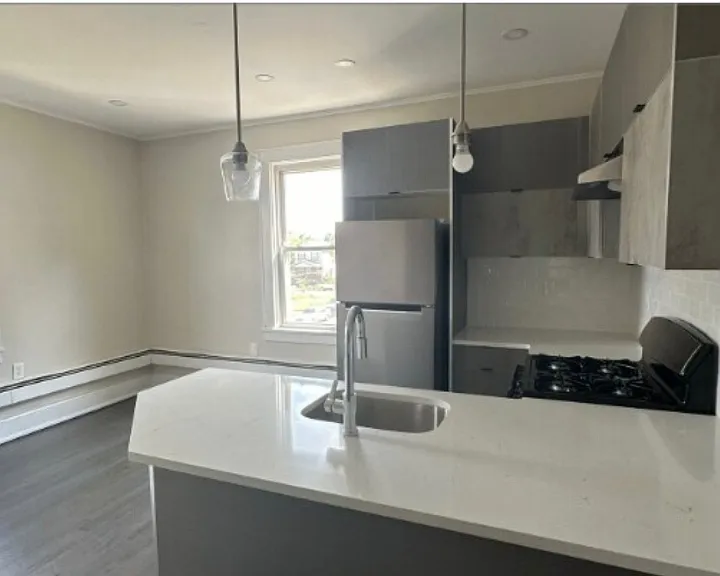 20 Claire Ave #4B — Photo 1